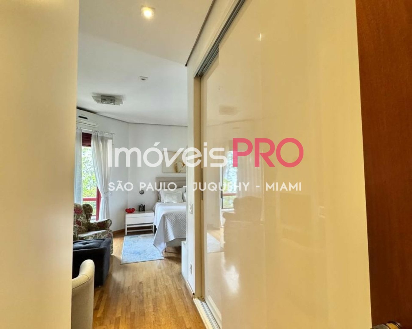 Foto :: https://assets.imoveispro.com.br/thumb/IP36988/penthouse-venda-morumbi_IP36988_35_1920x1080.jpg?