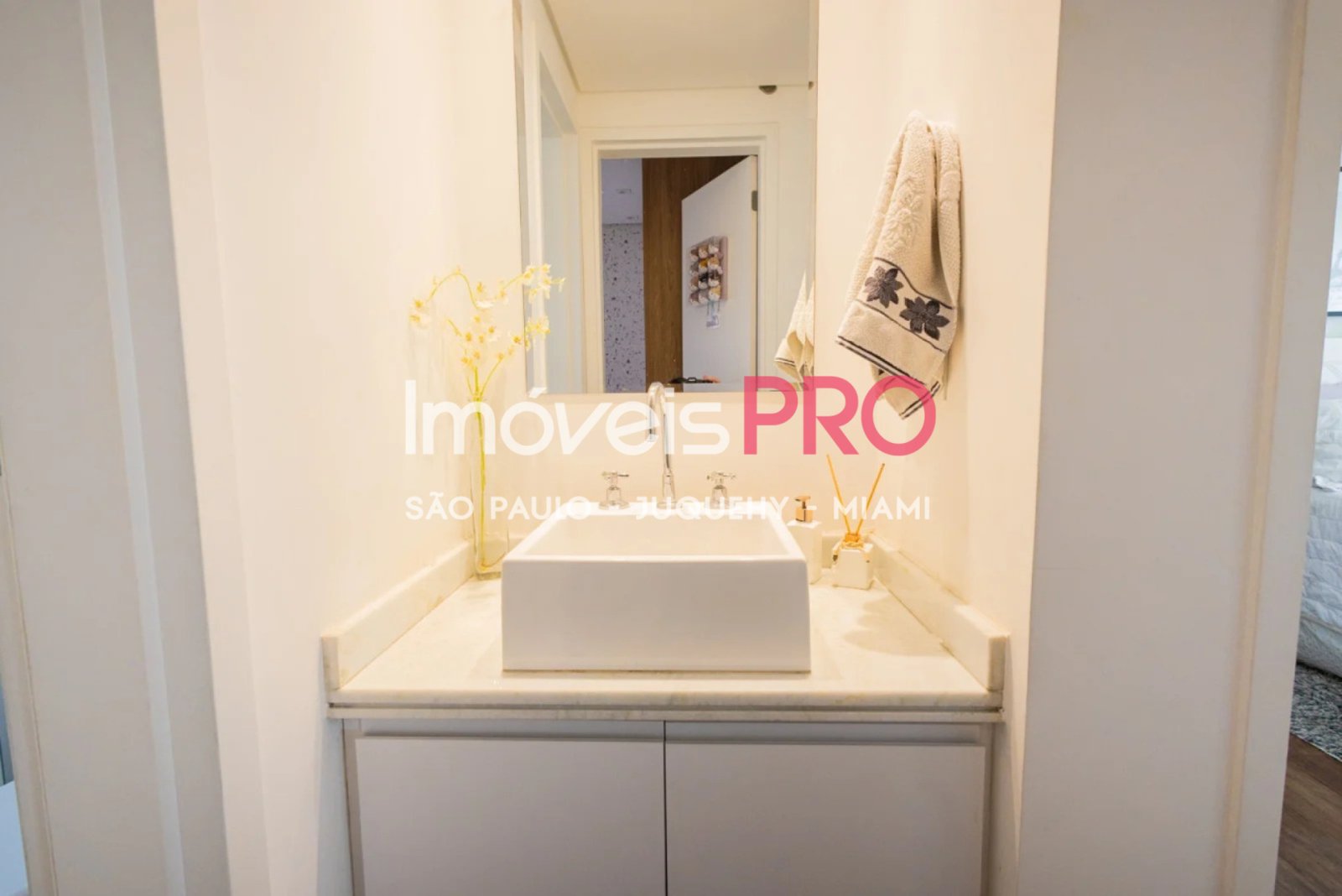 Foto :: https://assets.imoveispro.com.br/thumb/IP37036/apartamento-venda-pinheiros_IP37036_17_1920x1080.jpg?