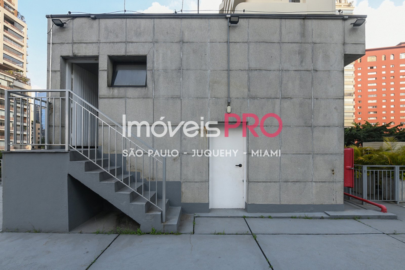 Foto :: https://assets.imoveispro.com.br/thumb/IP37047/predio-aluguel-itaim-bibi_IP37047_29_1920x1080.jpg?