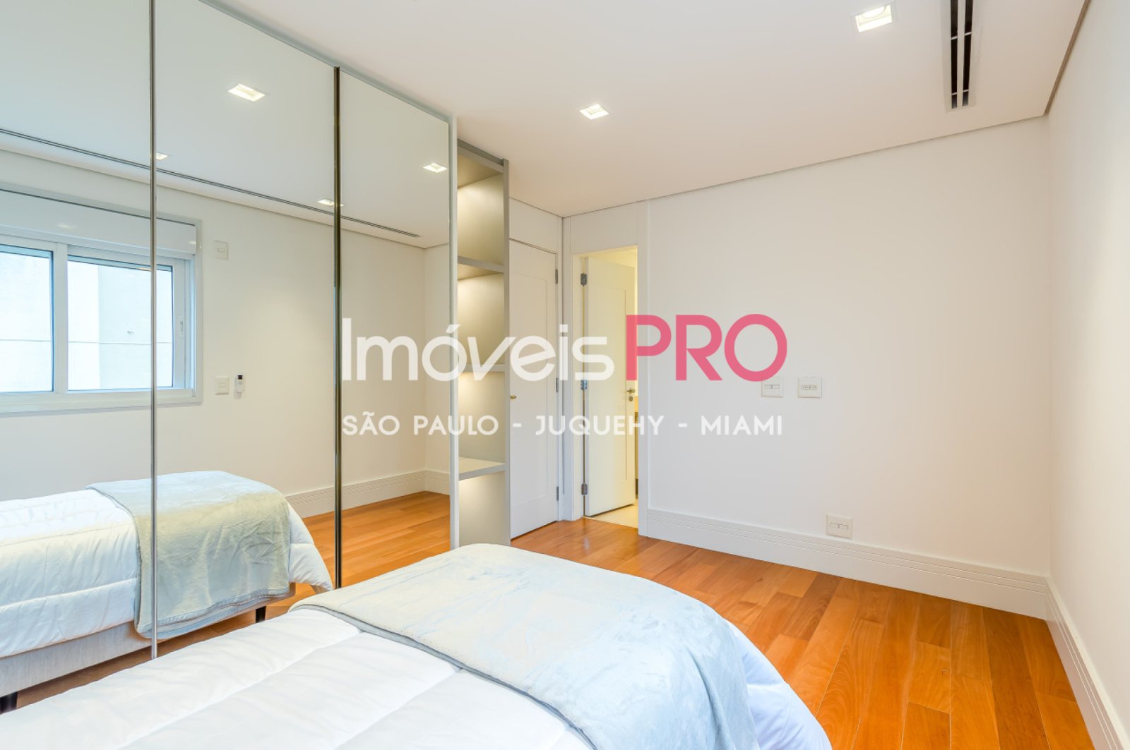 Foto :: https://assets.imoveispro.com.br/thumb/IP37067/apartamento-venda-vila-olimpia_IP37067_23_1920x1080.jpg?