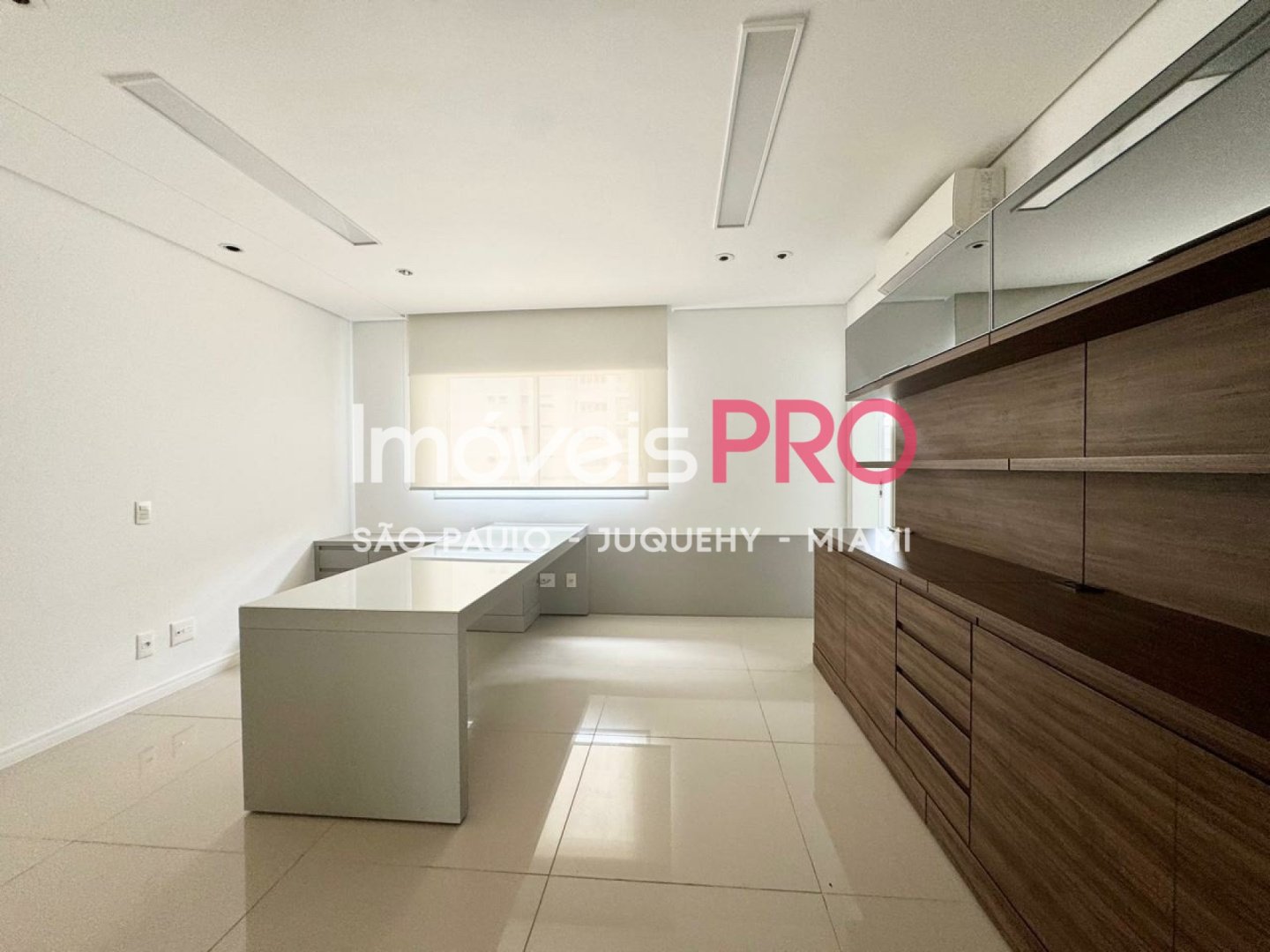 Foto :: https://assets.imoveispro.com.br/thumb/IP37069/apartamento-aluguel-campo-belo_IP37069_17_1920x1080.jpg?