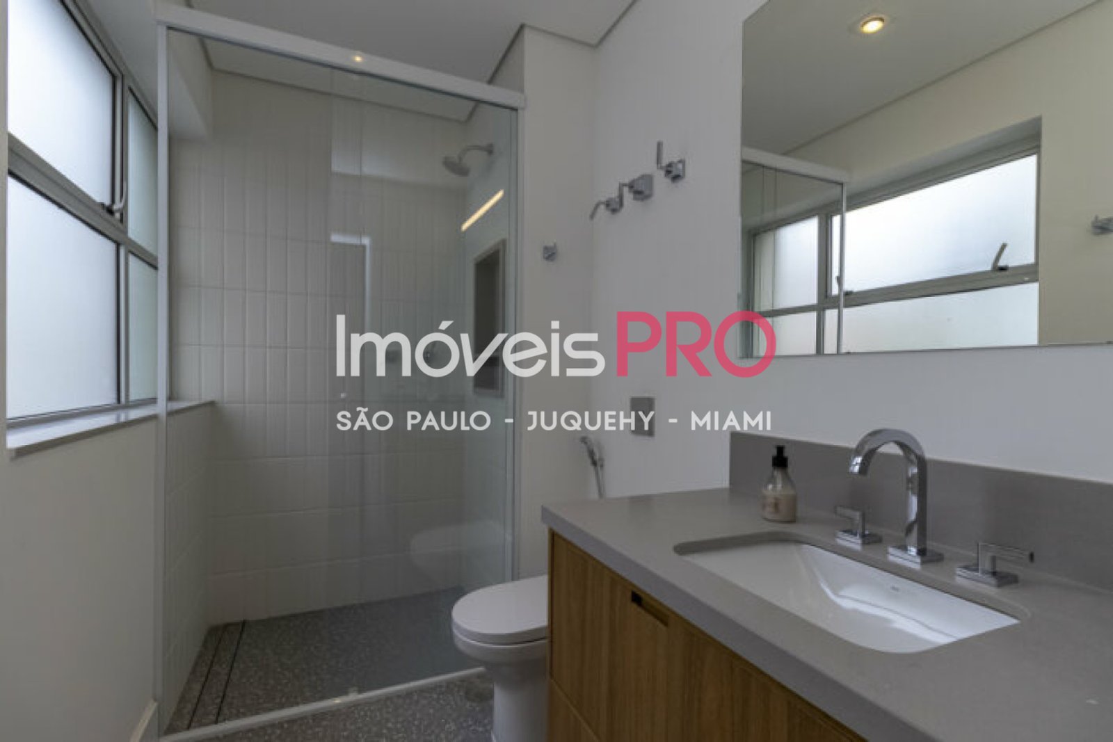 Foto :: https://assets.imoveispro.com.br/thumb/IP37111/apartamento-venda-higienopolis_IP37111_35_1920x1080.jpg?