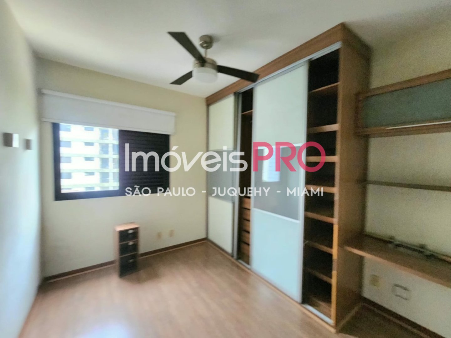 Foto :: https://assets.imoveispro.com.br/thumb/IP37128/apartamento-venda-real-parque_IP37128_11_1920x1080.jpg?