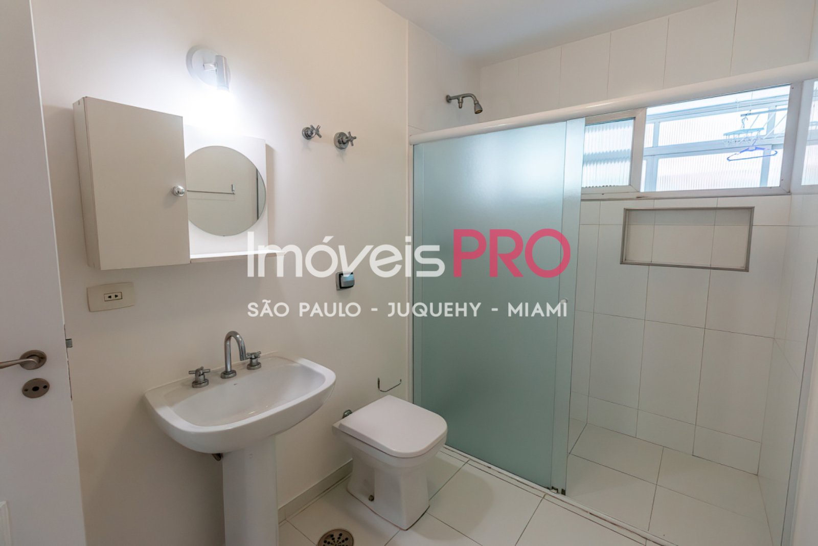 Foto :: https://assets.imoveispro.com.br/thumb/IP37131/apartamento-aluguel-itaim-bibi_IP37131_17_1920x1080.jpg?