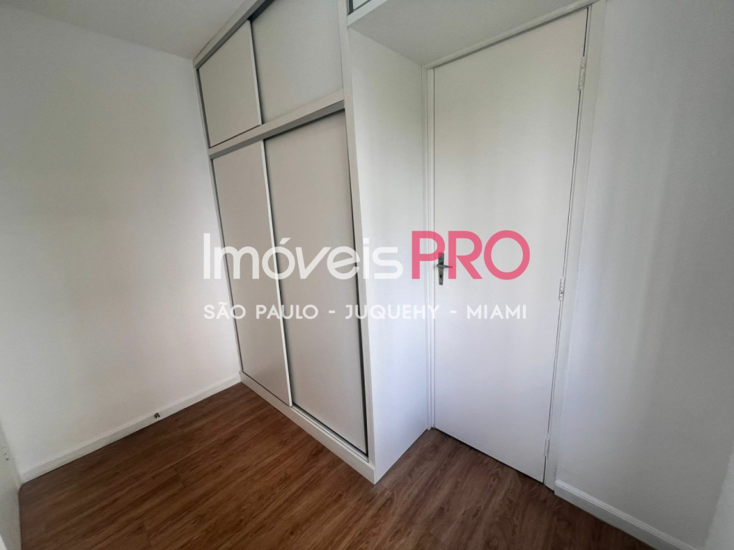 Foto :: https://assets.imoveispro.com.br/thumb/IP37154/apartamento-venda-moema_IP37154_11_1920x1080.jpg?