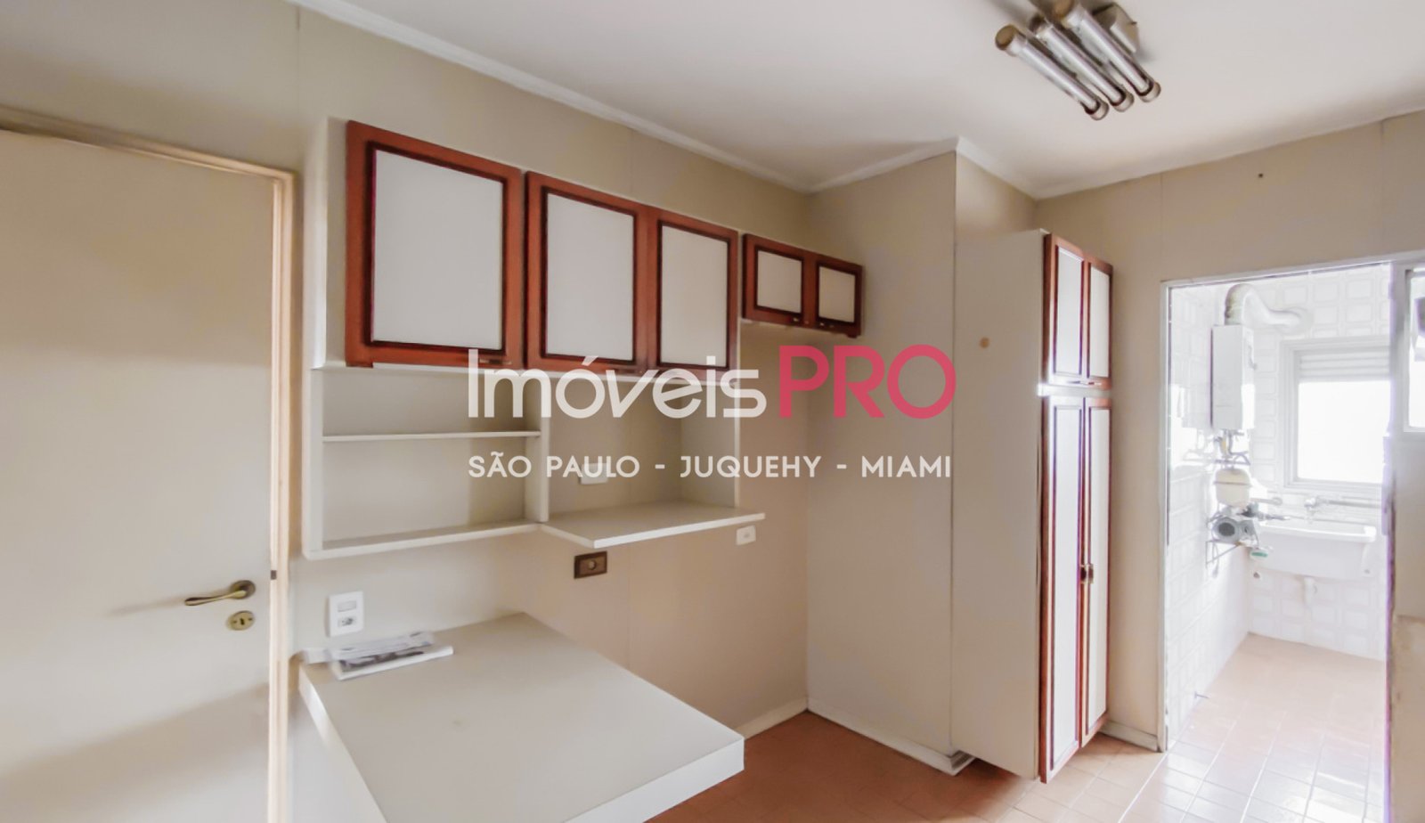 Foto :: https://assets.imoveispro.com.br/thumb/IP37155/apartamento-venda-moema-passaros_IP37155_17_1920x1080.jpg?