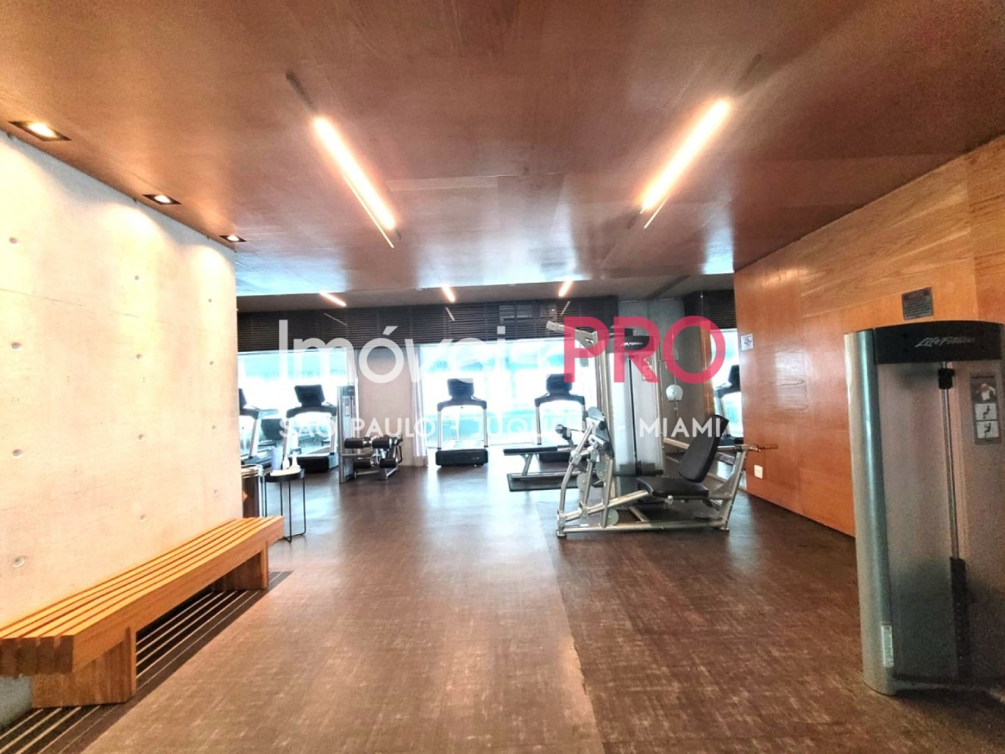 Foto :: https://assets.imoveispro.com.br/thumb/IP37165/apartamento-venda-panamby_IP37165_23_1920x1080.jpg?