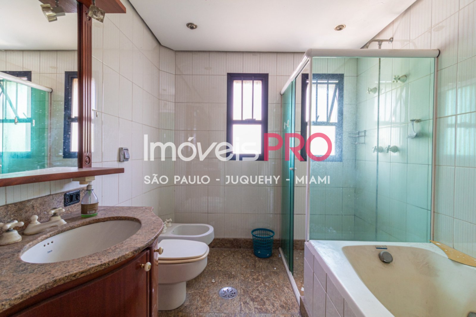 Foto :: https://assets.imoveispro.com.br/thumb/IP37181/apartamento-venda-vila-andrade_IP37181_47_1920x1080.jpg?