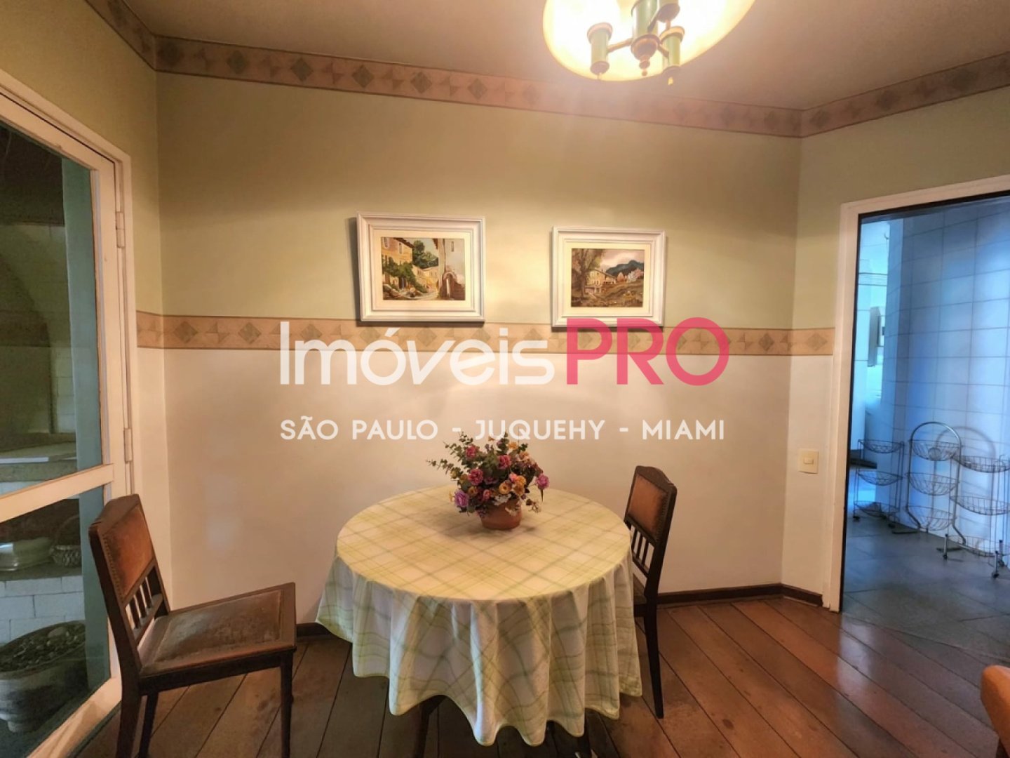 Foto :: https://assets.imoveispro.com.br/thumb/IP37187/apartamento-venda-real-parque_IP37187_11_1920x1080.jpg?