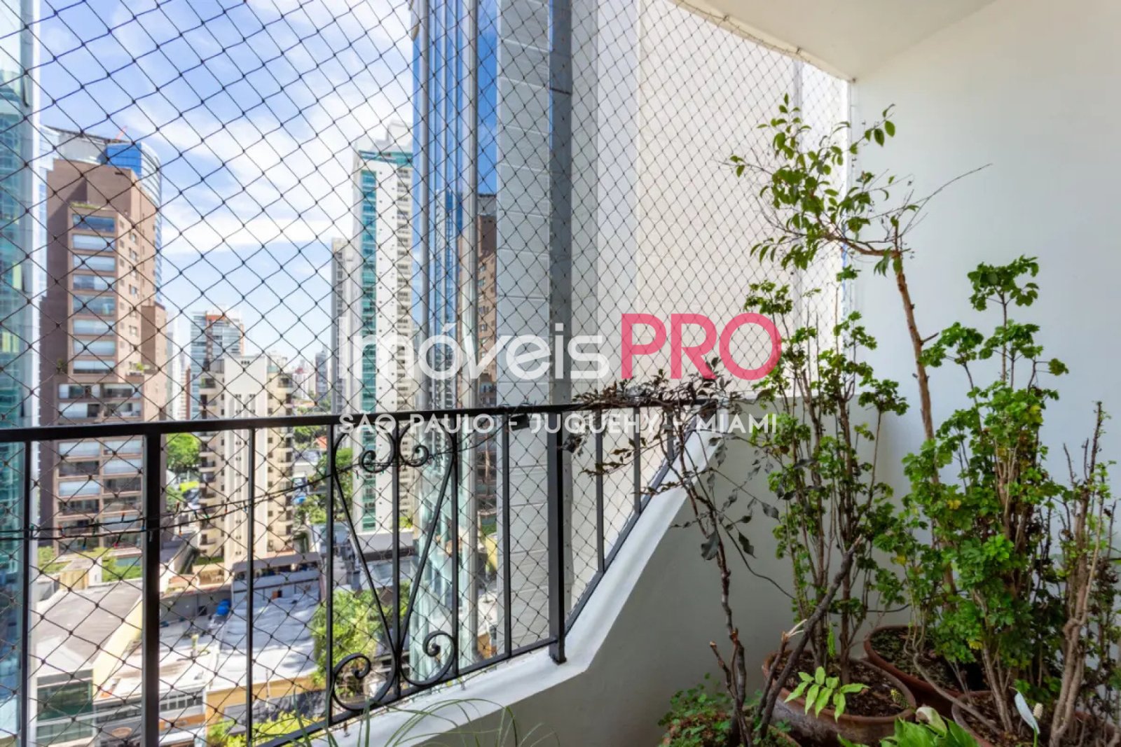 Foto :: https://assets.imoveispro.com.br/thumb/IP37202/cobertura-duplex-venda-itaim-bibi_IP37202_11_1920x1080.jpg?