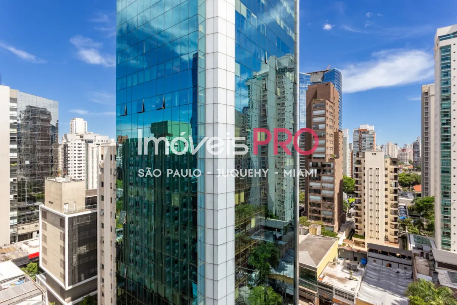 Foto :: https://assets.imoveispro.com.br/thumb/IP37202/cobertura-duplex-venda-itaim-bibi_IP37202_23_1920x1080.jpg?