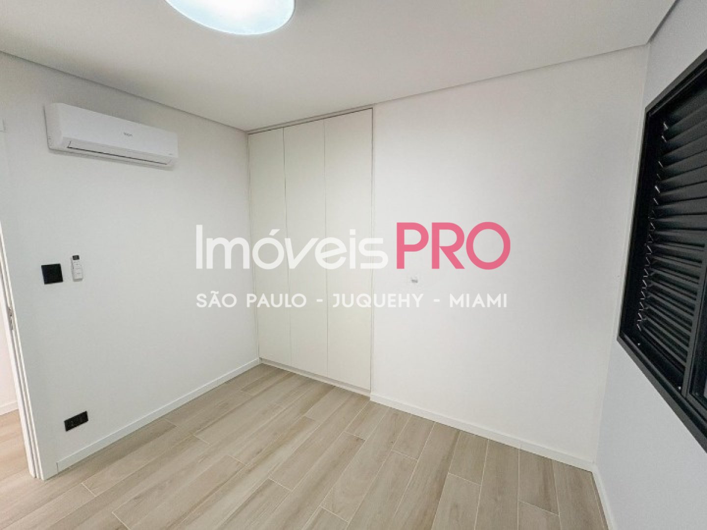 Foto :: IP37203