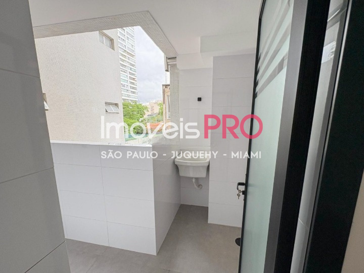 Foto :: https://assets.imoveispro.com.br/thumb/IP37203/apartamento-venda-pinheiros_IP37203_23_1920x1080.jpg?