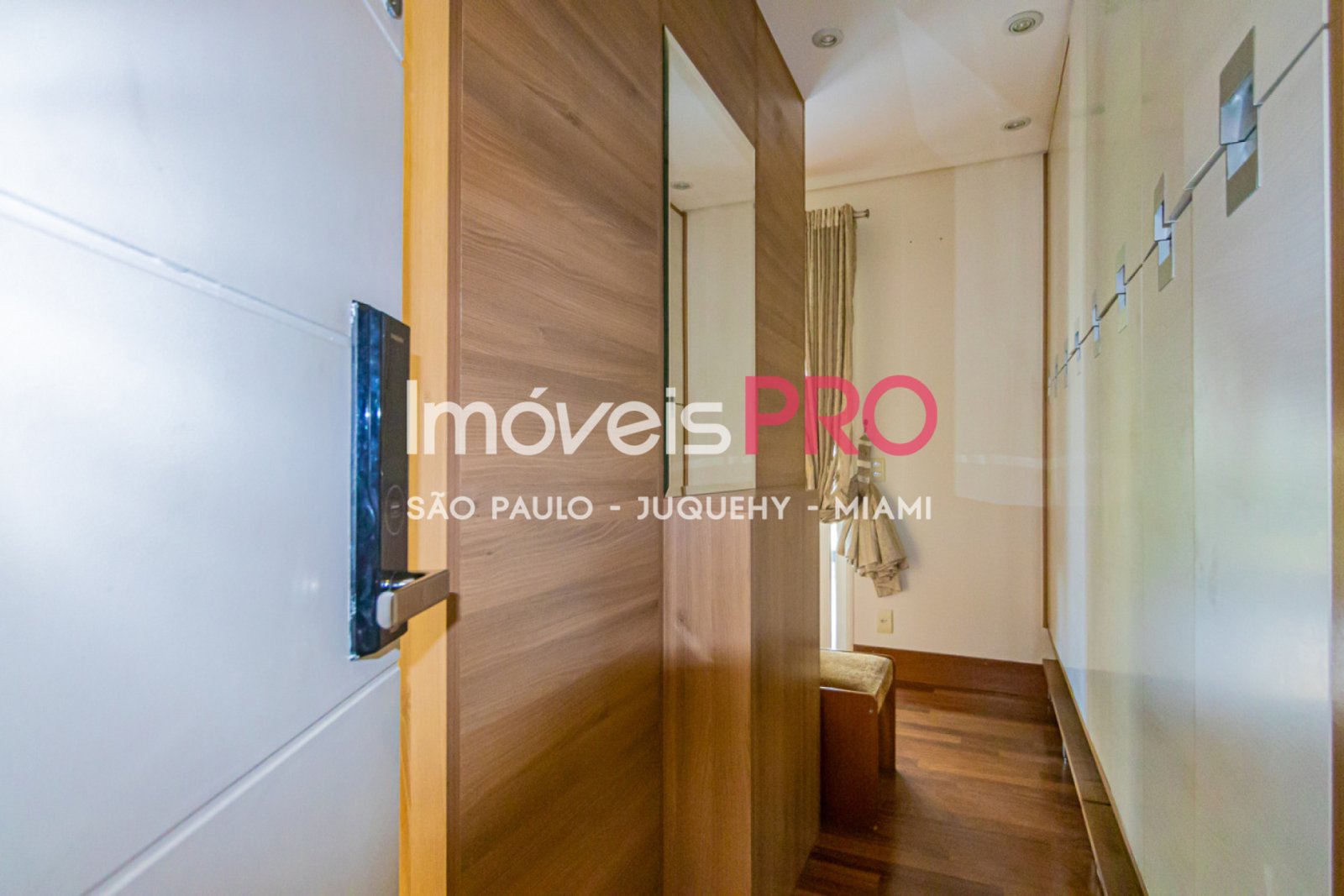 Foto :: https://assets.imoveispro.com.br/thumb/IP37212/apartamento-venda-vila-mariana_IP37212_35_1920x1080.jpg?