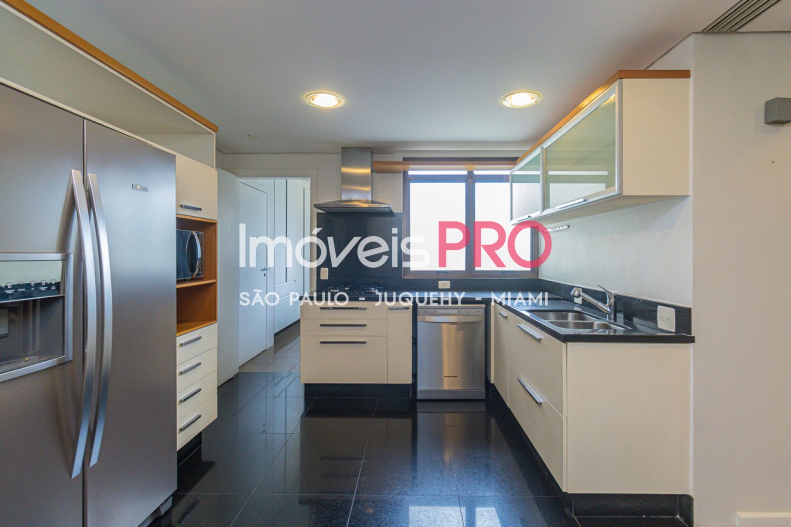 Foto :: https://assets.imoveispro.com.br/thumb/IP37244/apartamento-venda-campo-belo_IP37244_35_1920x1080.jpg?