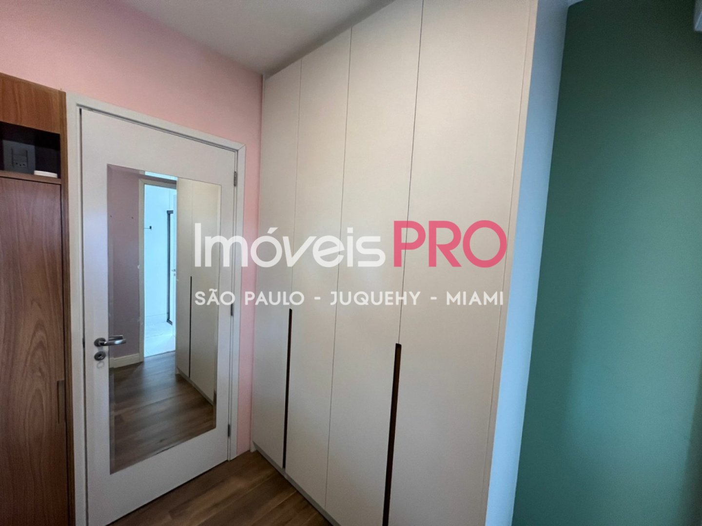 Foto :: https://assets.imoveispro.com.br/thumb/IP37252/apartamento-venda-moema-passaros_IP37252_23_1920x1080.jpg?