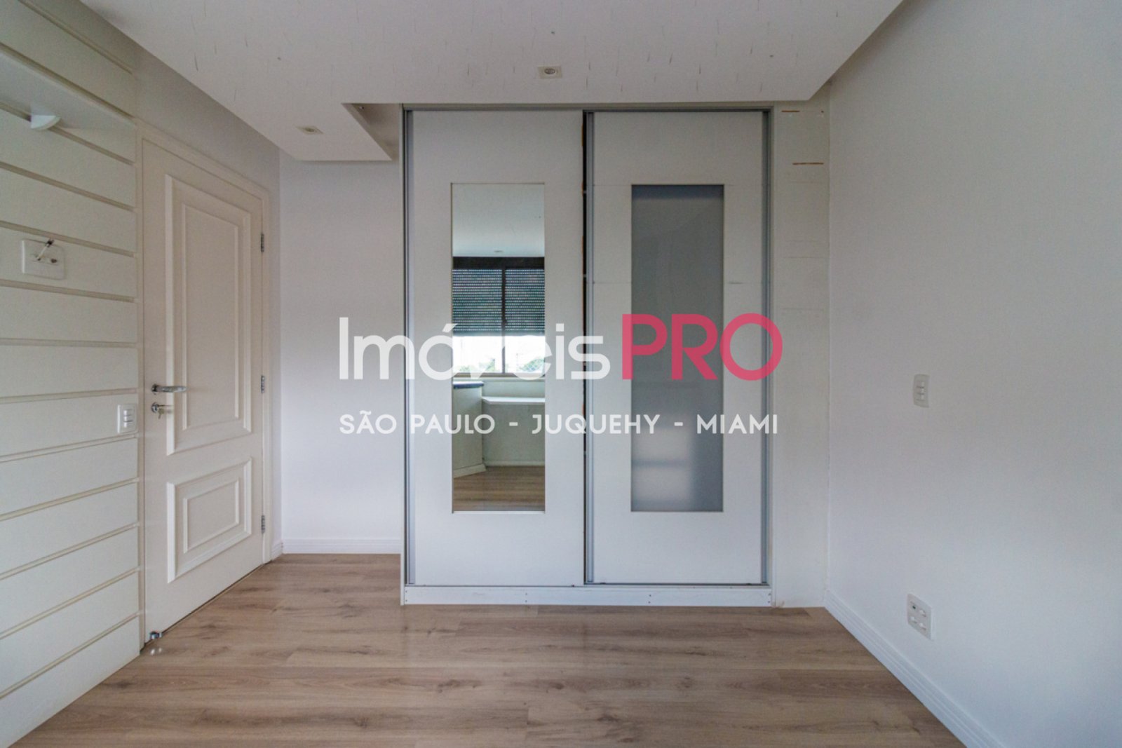 Foto :: https://assets.imoveispro.com.br/thumb/IP37258/apartamento-venda-campo-belo_IP37258_23_1920x1080.jpg?