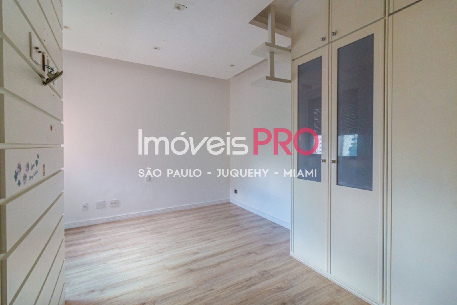 Foto :: https://assets.imoveispro.com.br/thumb/IP37258/apartamento-venda-campo-belo_IP37258_29_1920x1080.jpg?