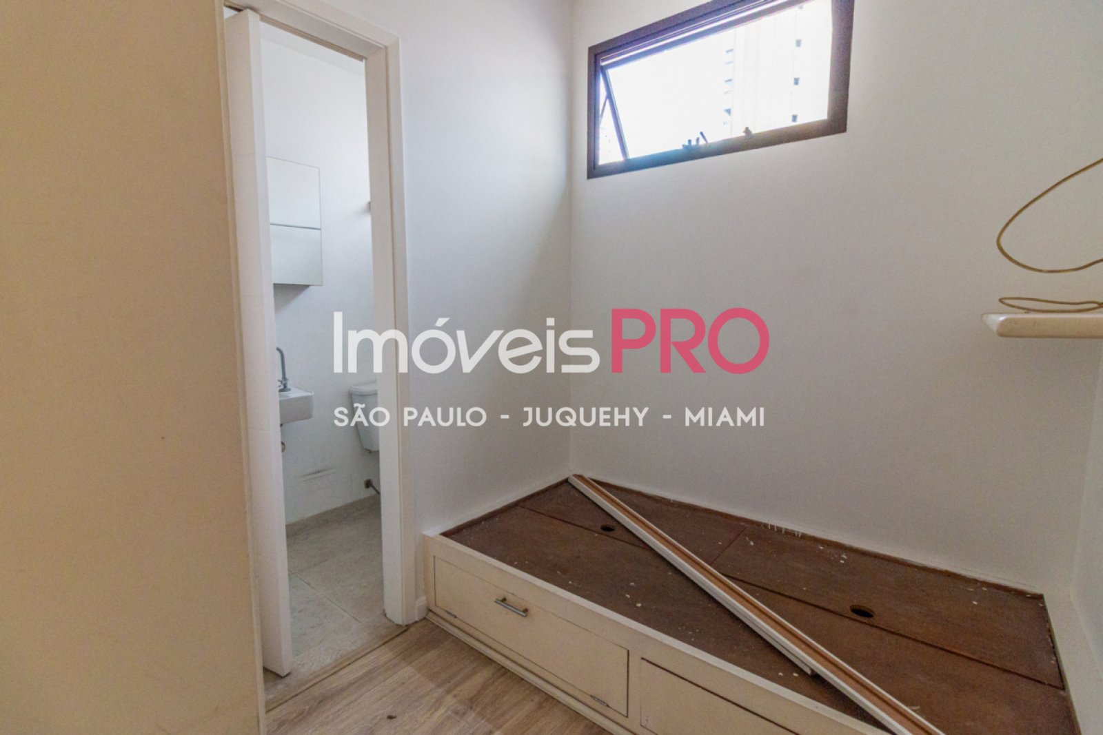 Foto :: https://assets.imoveispro.com.br/thumb/IP37258/apartamento-venda-campo-belo_IP37258_47_1920x1080.jpg?