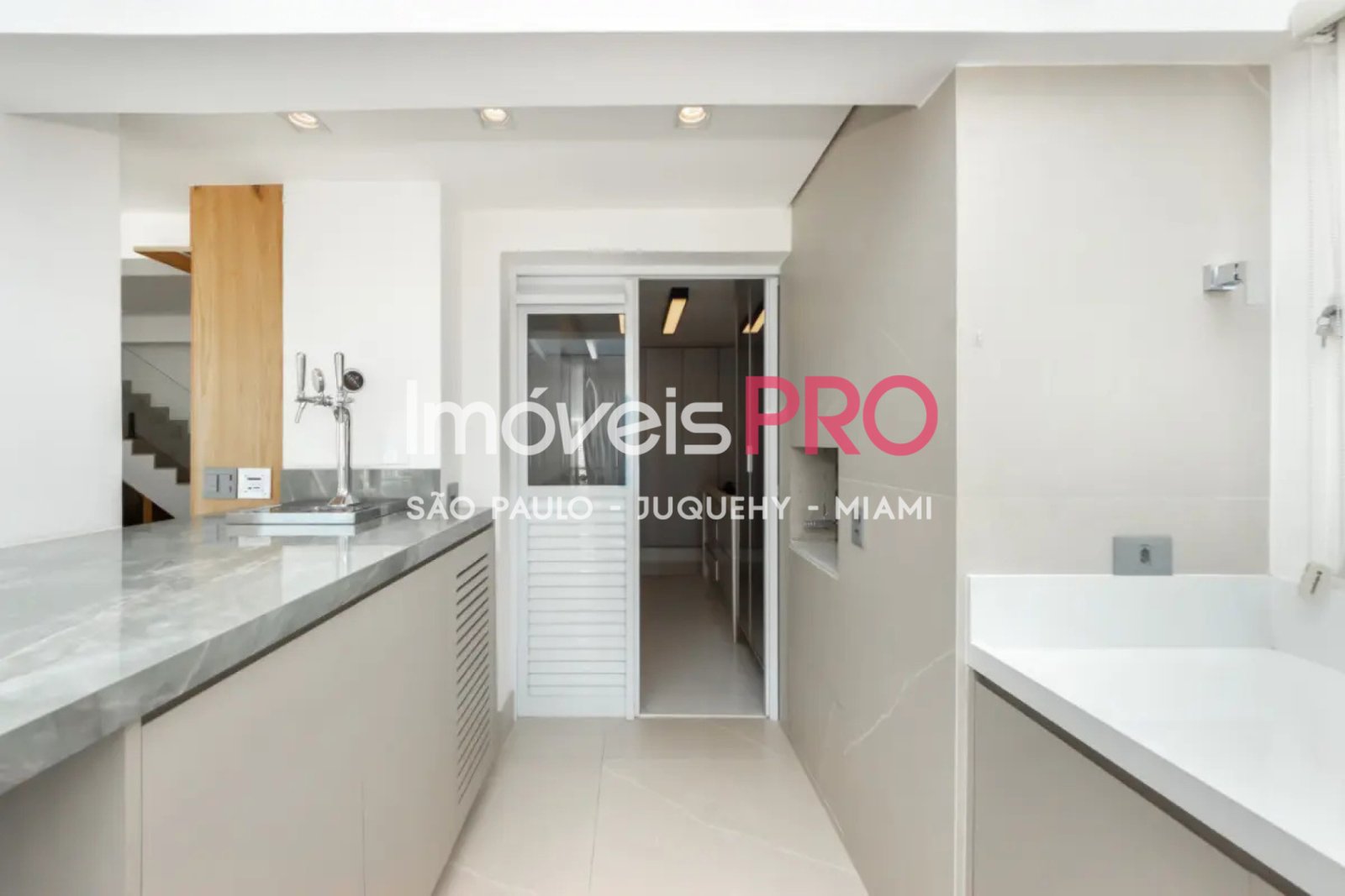 Foto :: https://assets.imoveispro.com.br/thumb/IP37261/cobertura-venda-saude_IP37261_17_1920x1080.jpg?