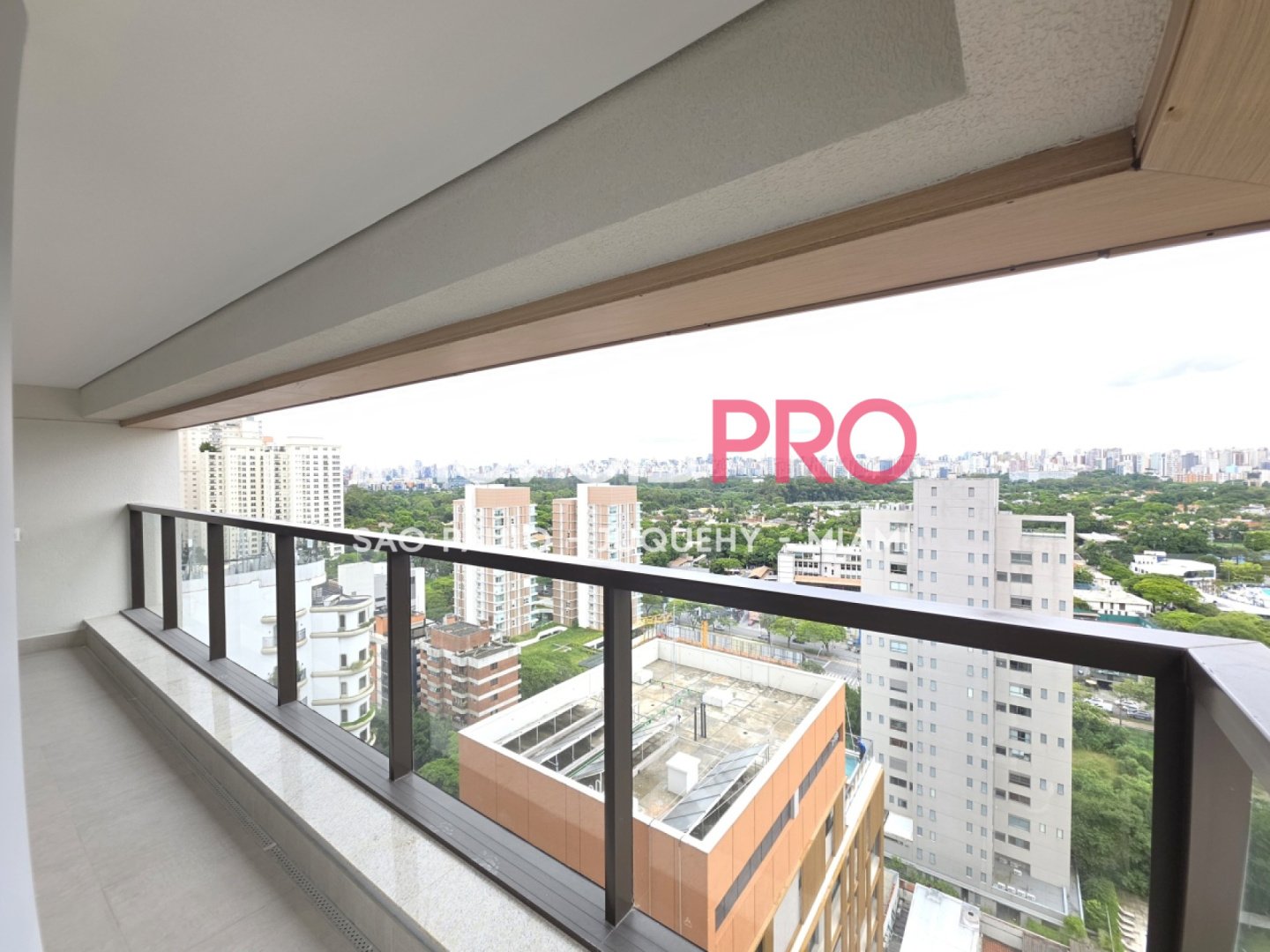 Foto :: https://assets.imoveispro.com.br/thumb/IP37368/apartamento-venda-moema_IP37368_35_1920x1080.jpg?