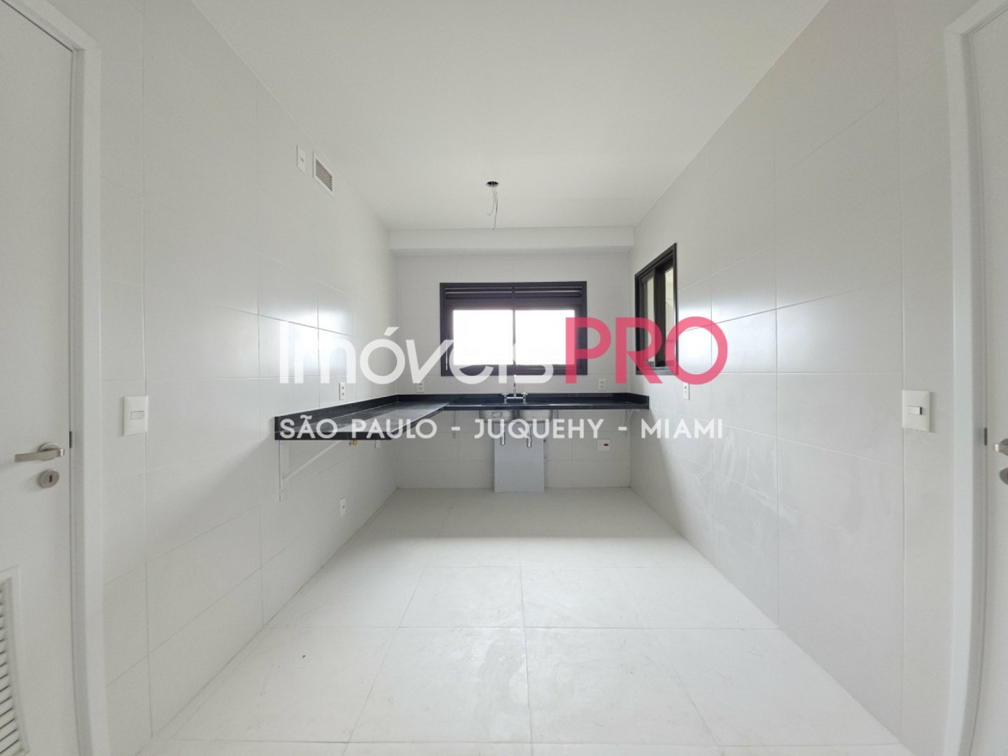 Foto :: https://assets.imoveispro.com.br/thumb/IP37369/apartamento-venda-moema_IP37369_11_1920x1080.jpg?