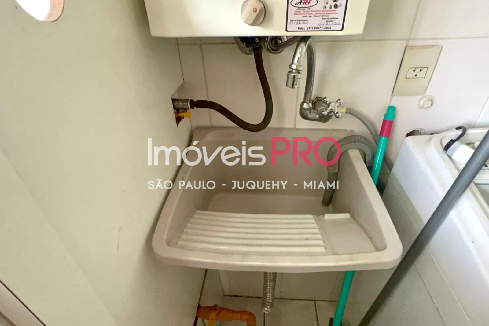 Foto :: https://assets.imoveispro.com.br/thumb/IP37403/apartamento-venda-pinheiros_IP37403_23_1920x1080.jpg?