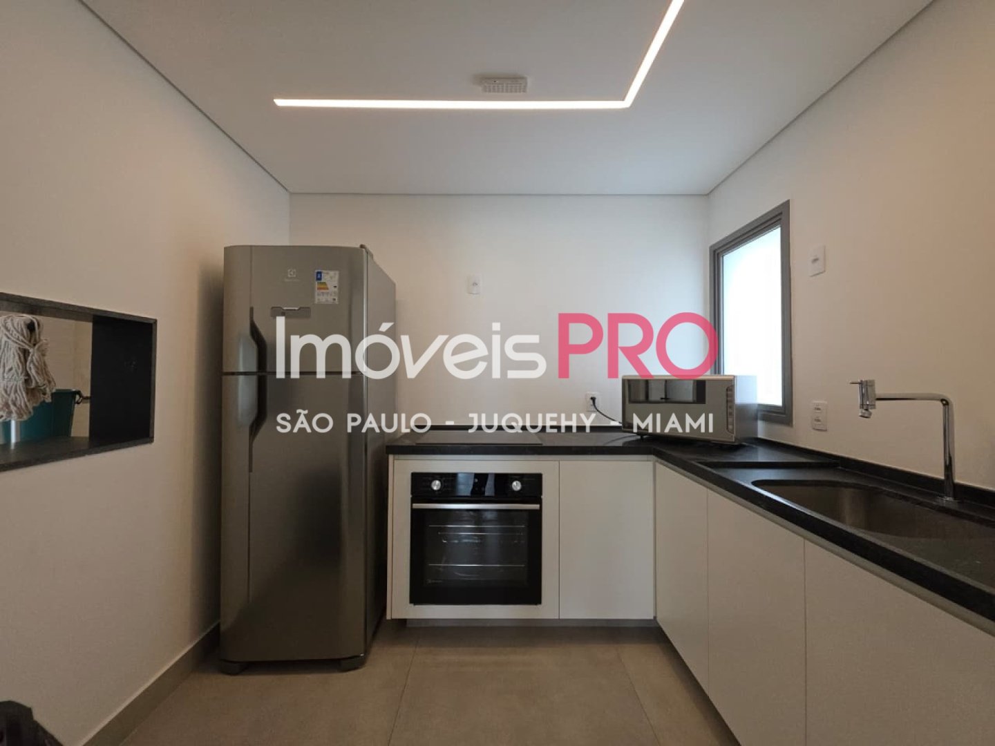 Foto :: https://assets.imoveispro.com.br/thumb/IP37436/apartamento-venda-moema_IP37436_29_1920x1080.jpg?