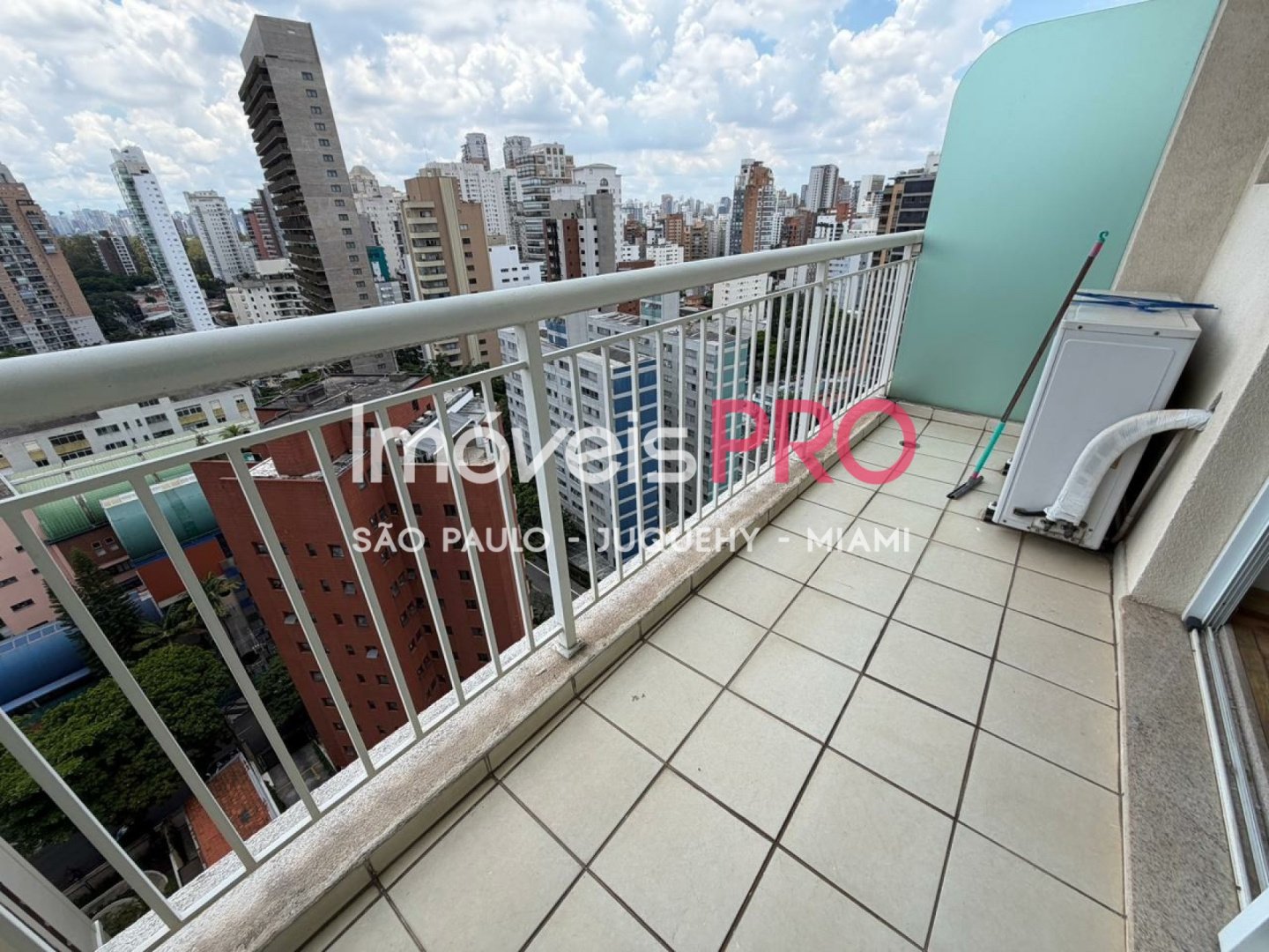 Foto :: https://assets.imoveispro.com.br/thumb/IP37439/apartamento-venda-moema_IP37439_17_1920x1080.jpg?