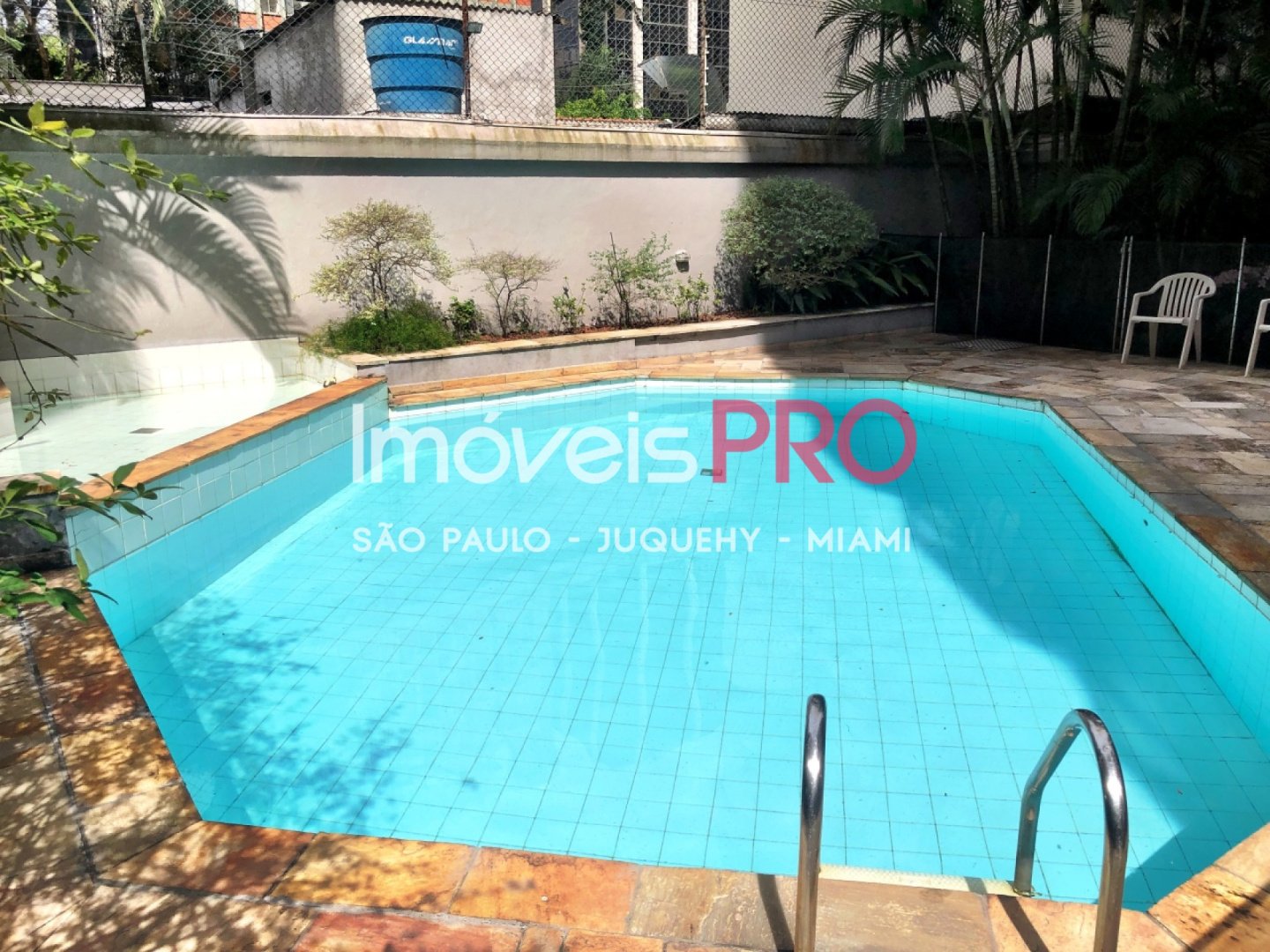 Foto :: https://assets.imoveispro.com.br/thumb/IP37445/apartamento-venda-itaim-bibi_IP37445_29_1920x1080.jpg?