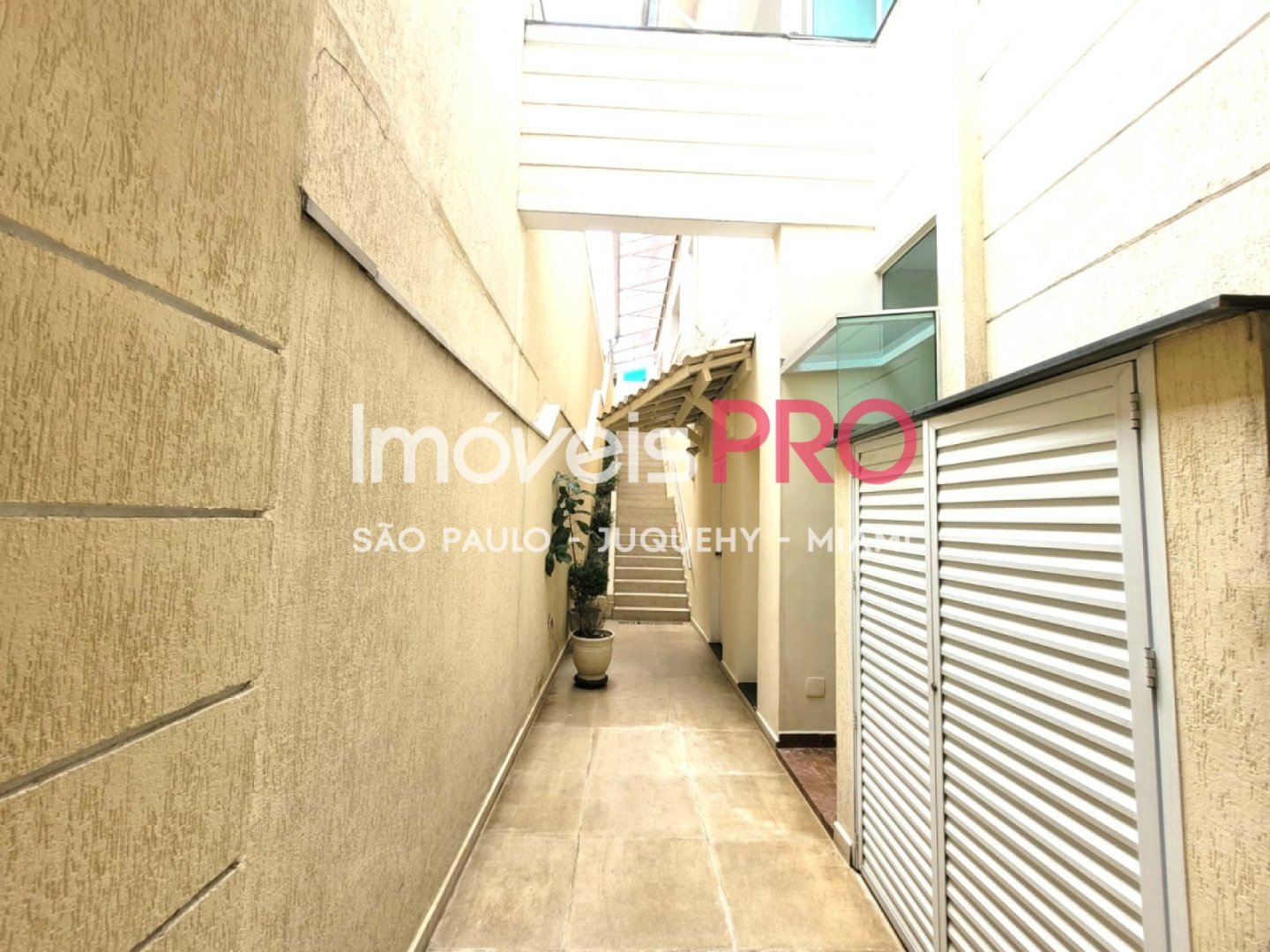 Foto :: https://assets.imoveispro.com.br/thumb/IP37452/sobrado-aluguel-vila-sonia_IP37452_65_1920x1080.jpg?