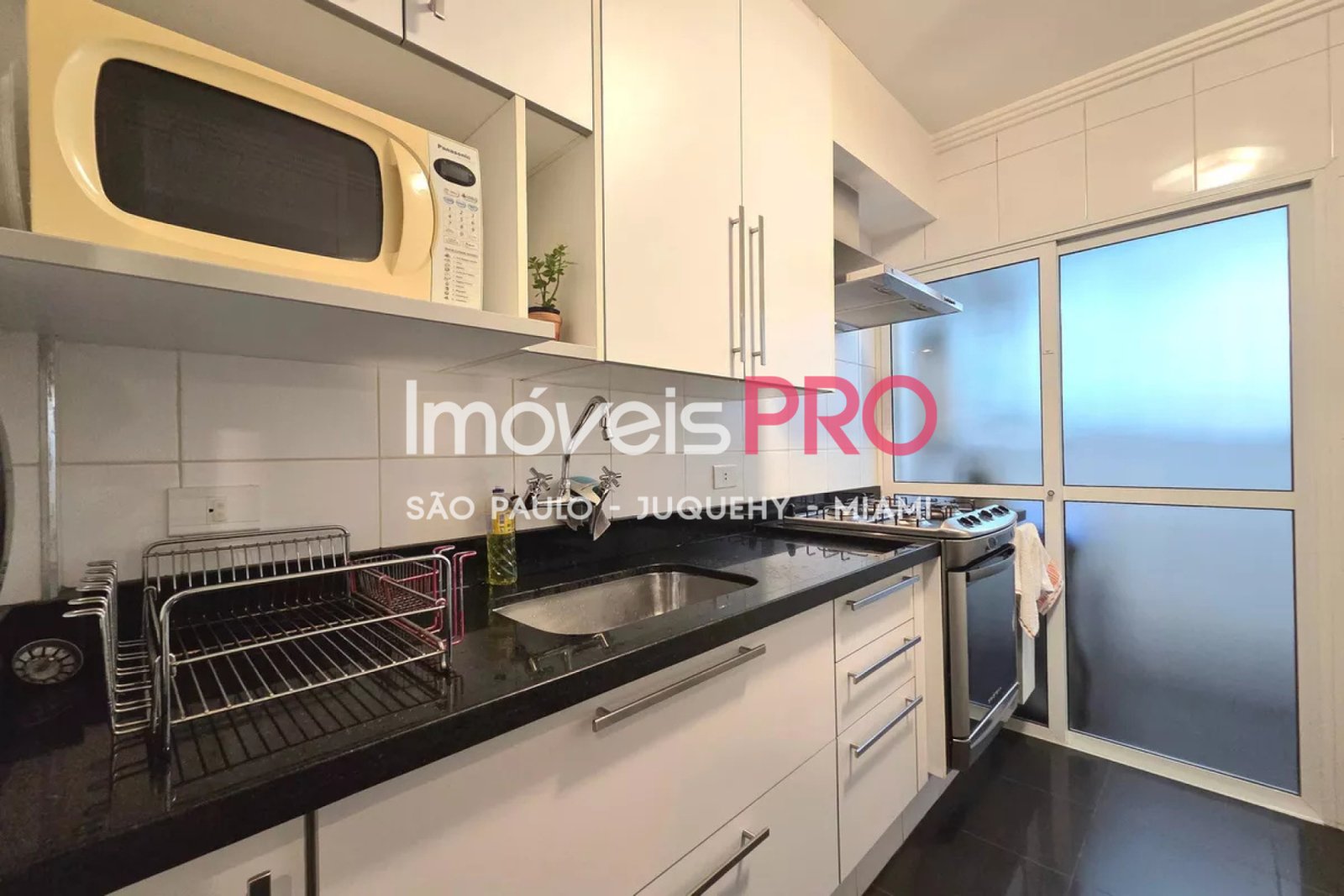 Foto :: https://assets.imoveispro.com.br/thumb/IP37453/apartamento-venda-itaim-bibi_IP37453_17_1920x1080.jpg?