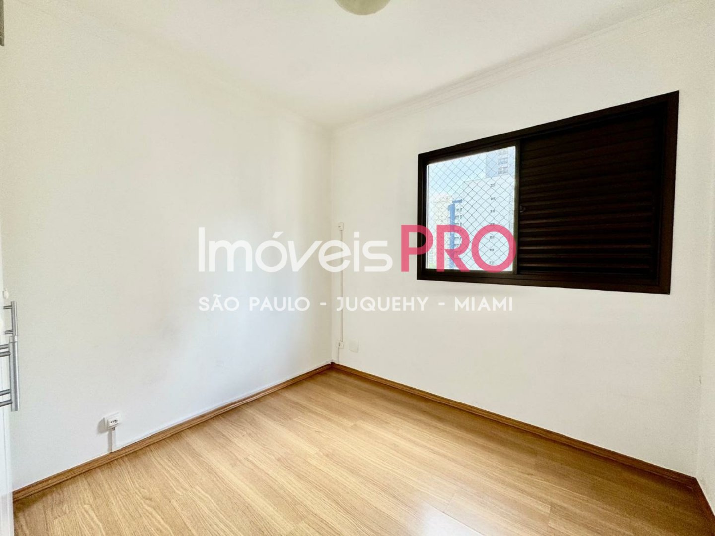 Foto :: https://assets.imoveispro.com.br/thumb/IP37460/apartamento-venda-moema_IP37460_11_1920x1080.jpg?