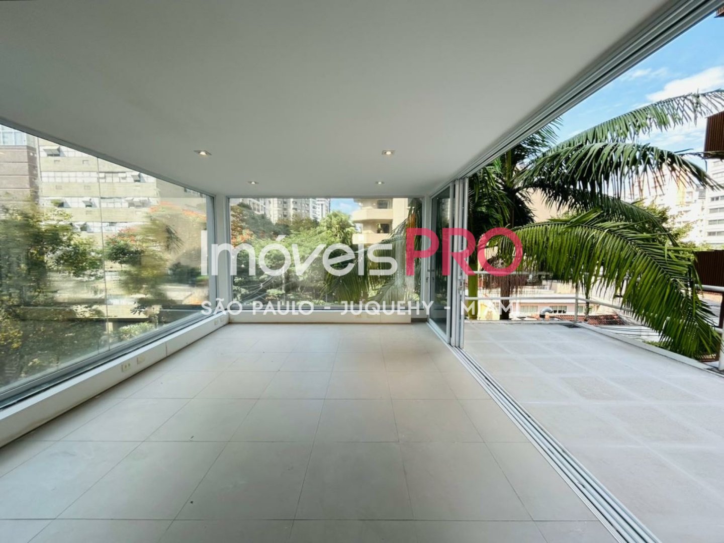 Foto :: https://assets.imoveispro.com.br/thumb/IP37477/predio-aluguel-itaim_IP37477_29_1920x1080.jpg?