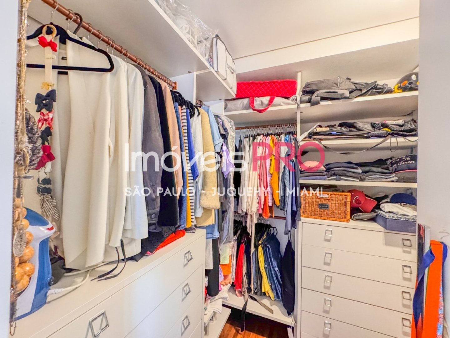 Foto :: https://assets.imoveispro.com.br/thumb/IP37492/apartamento-venda-brooklin_IP37492_35_1920x1080.jpg?