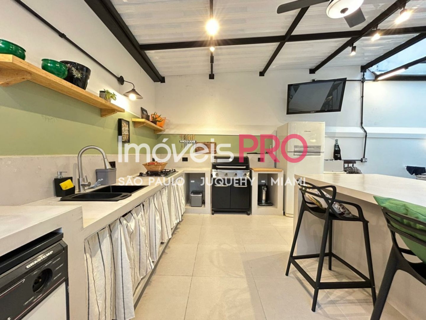 Foto :: https://assets.imoveispro.com.br/thumb/IP37497/sobrado-venda-planalto-paulista_IP37497_47_1920x1080.jpg?