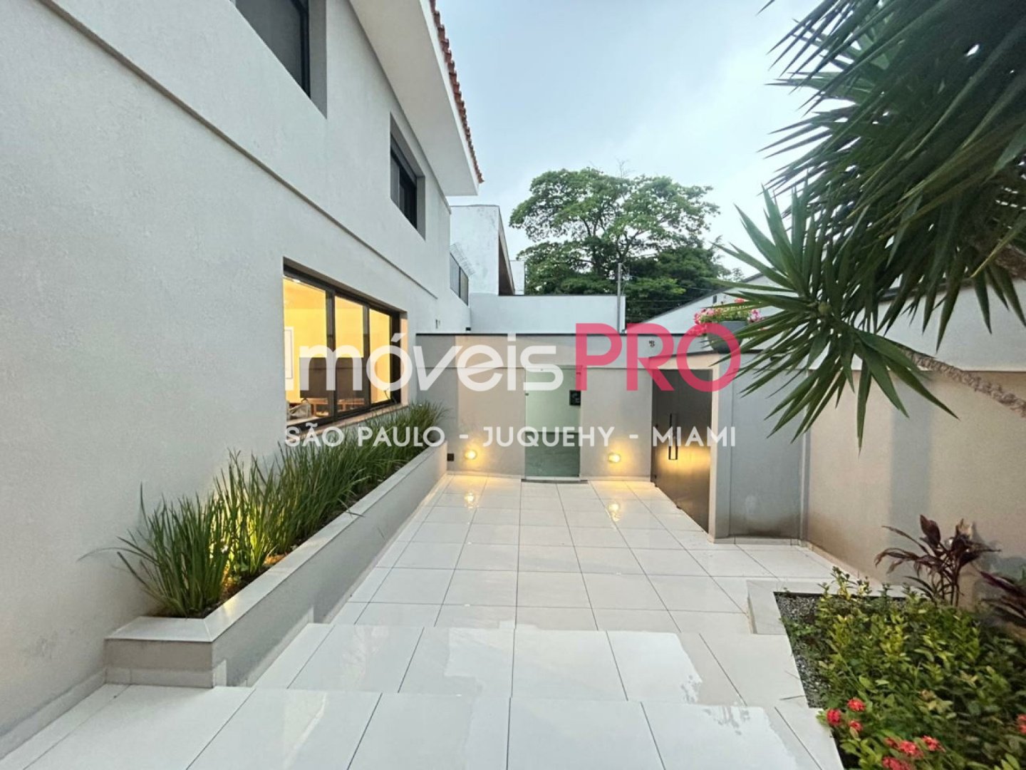 Foto :: https://assets.imoveispro.com.br/thumb/IP37497/sobrado-venda-planalto-paulista_IP37497_59_1920x1080.jpg?