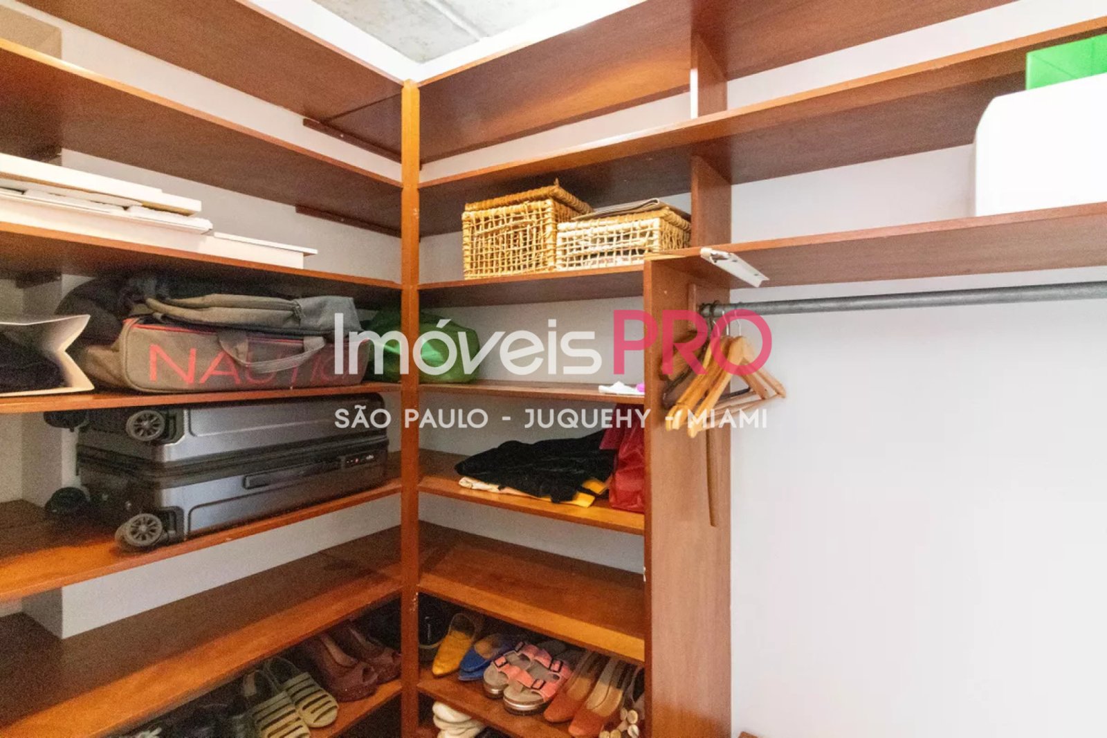 Foto :: https://assets.imoveispro.com.br/thumb/IP37512/apartamento-aluguel-moema_IP37512_29_1920x1080.jpg?