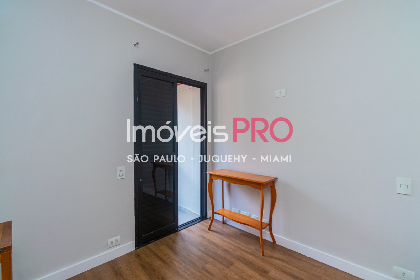 Foto :: https://assets.imoveispro.com.br/thumb/IP37535/apartamento-aluguel-moema-passaros_IP37535_29_1920x1080.jpg?