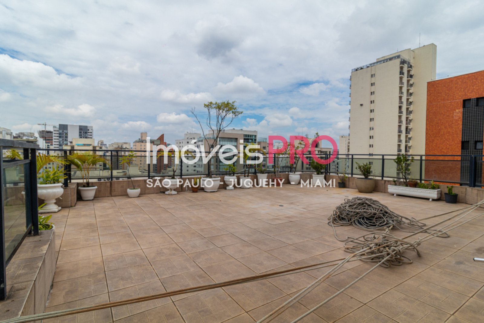 Foto :: https://assets.imoveispro.com.br/thumb/IP37535/apartamento-aluguel-moema-passaros_IP37535_41_1920x1080.jpg?