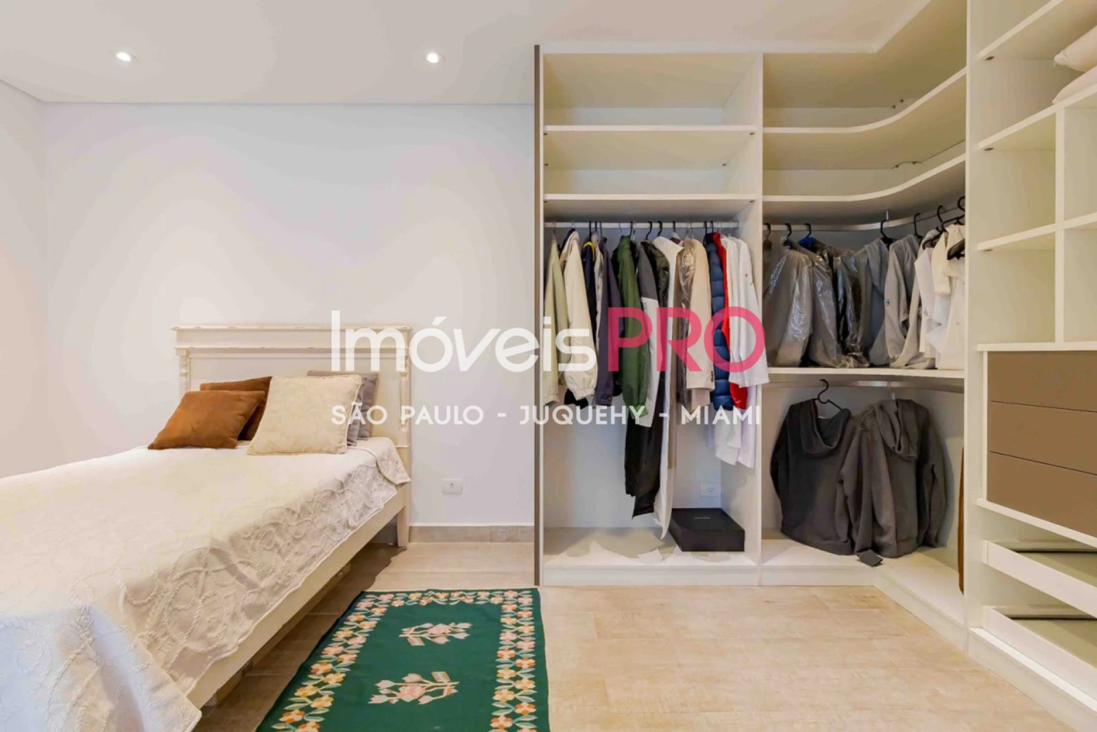 Foto :: https://assets.imoveispro.com.br/thumb/IP37541/apartamento-venda-itaim-bibi_IP37541_11_1920x1080.jpg?