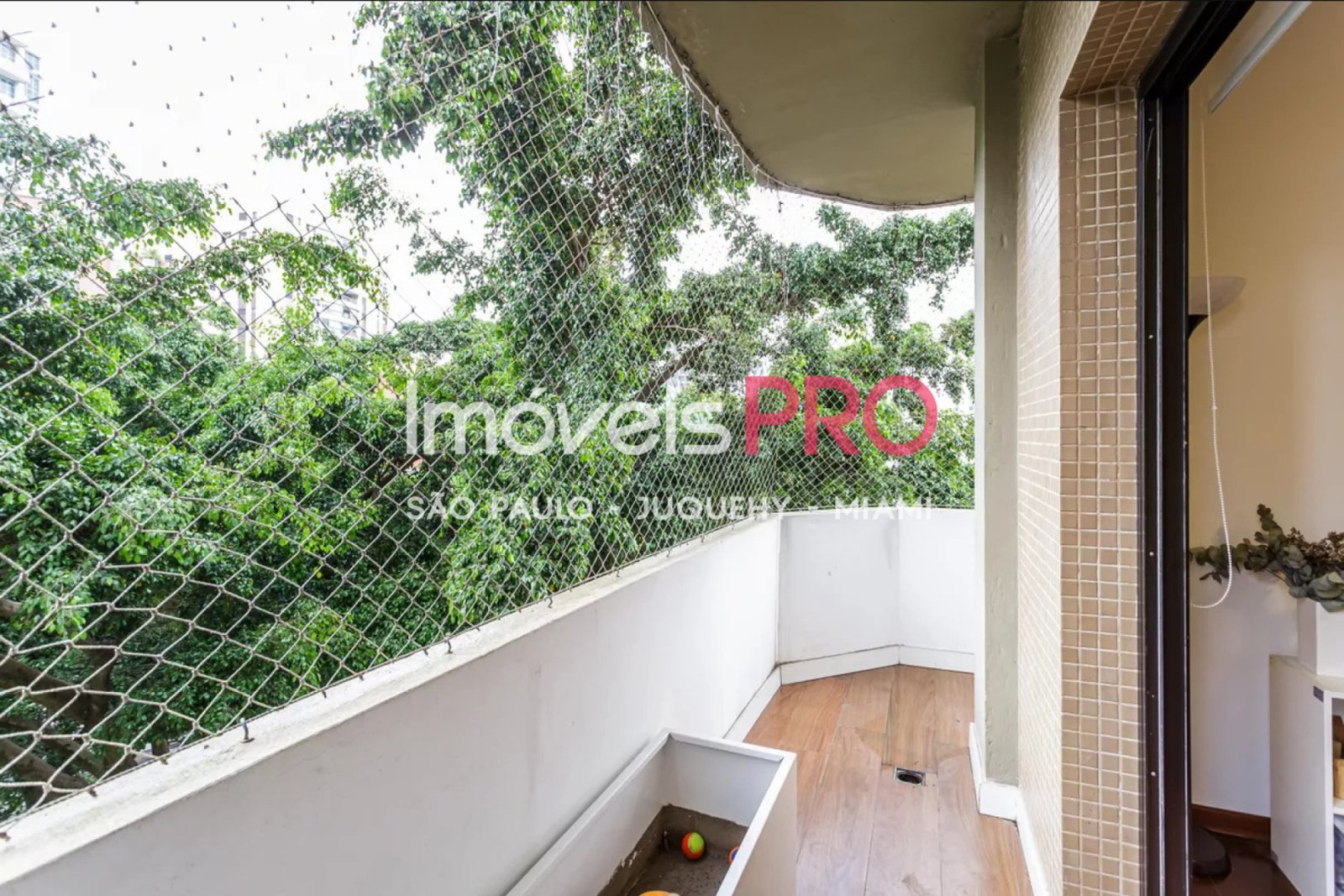 Foto :: https://assets.imoveispro.com.br/thumb/IP37546/apartamento-venda-moema-passaros_IP37546_11_1920x1080.jpg?