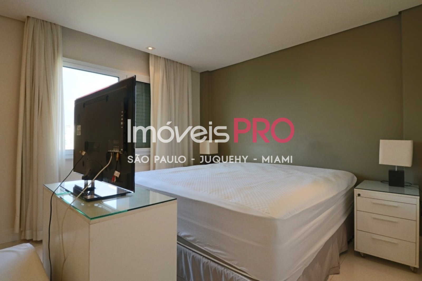 Foto :: https://assets.imoveispro.com.br/thumb/IP37548/apartamento-aluguel-itaim-bibi_IP37548_23_1920x1080.jpg?