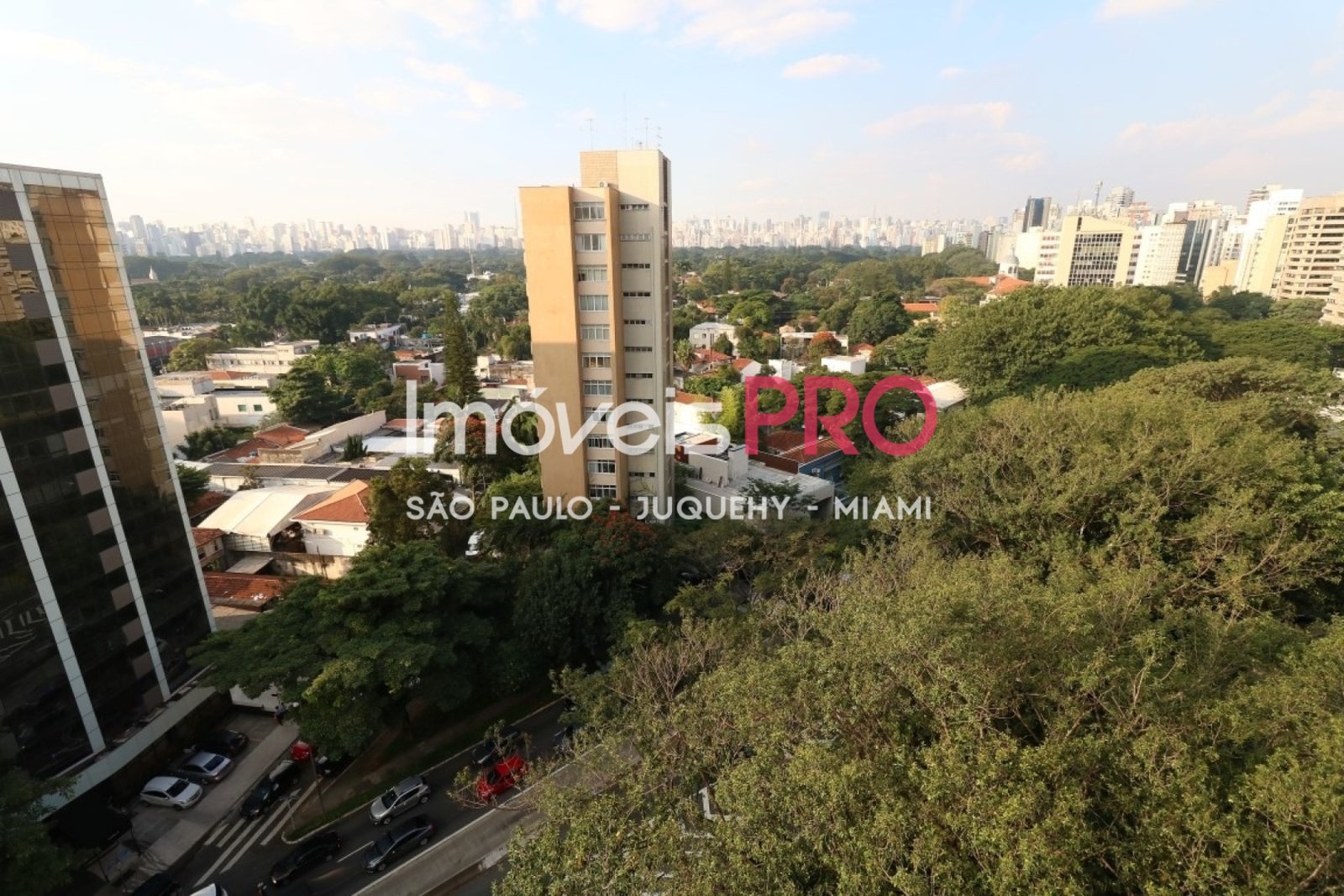 Foto :: https://assets.imoveispro.com.br/thumb/IP37548/apartamento-venda-itaim-bibi_IP37548_11_1920x1080.jpg?