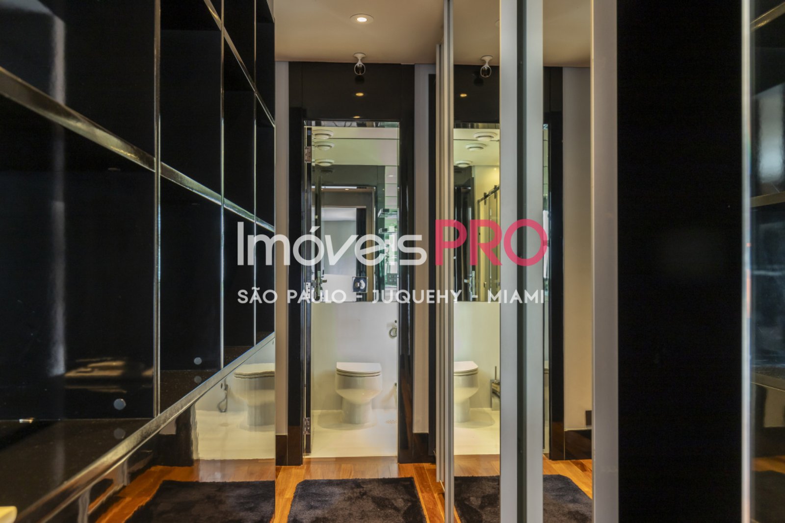Foto :: https://assets.imoveispro.com.br/thumb/IP37552/apartamento-venda-moema-passaros_IP37552_17_1920x1080.jpg?