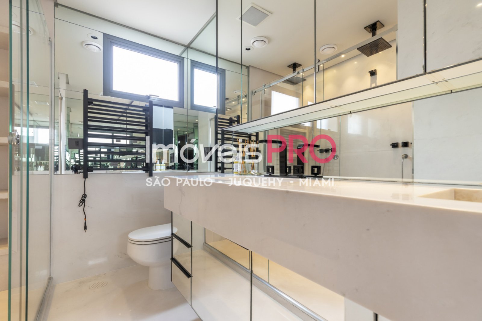 Foto :: https://assets.imoveispro.com.br/thumb/IP37552/apartamento-venda-moema-passaros_IP37552_23_1920x1080.jpg?