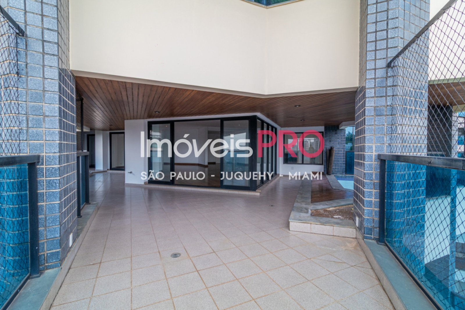 Foto :: https://assets.imoveispro.com.br/thumb/IP37561/apartamento-venda-panamby_IP37561_11_1920x1080.jpg?