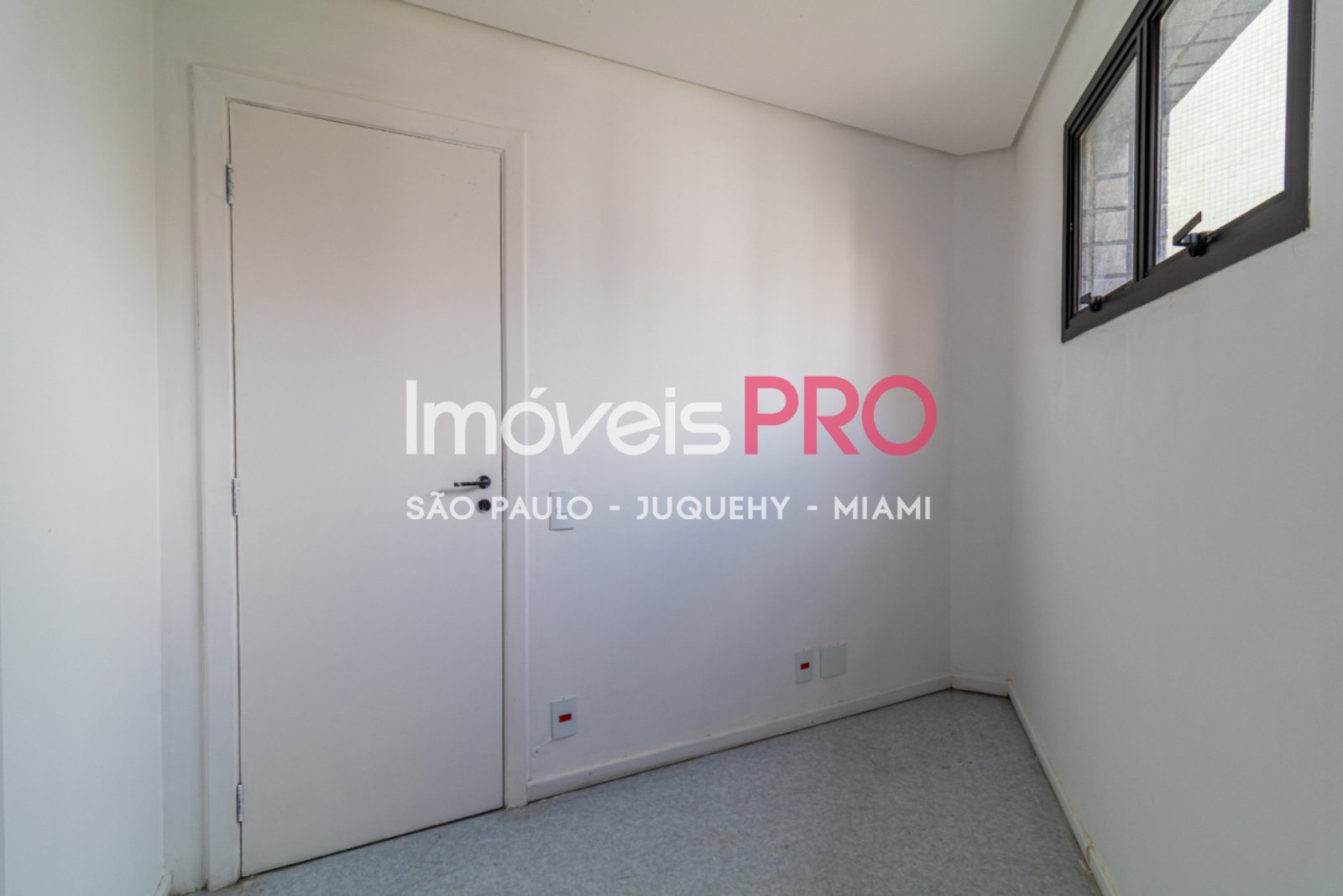 Foto :: https://assets.imoveispro.com.br/thumb/IP37561/apartamento-venda-panamby_IP37561_41_1920x1080.jpg?