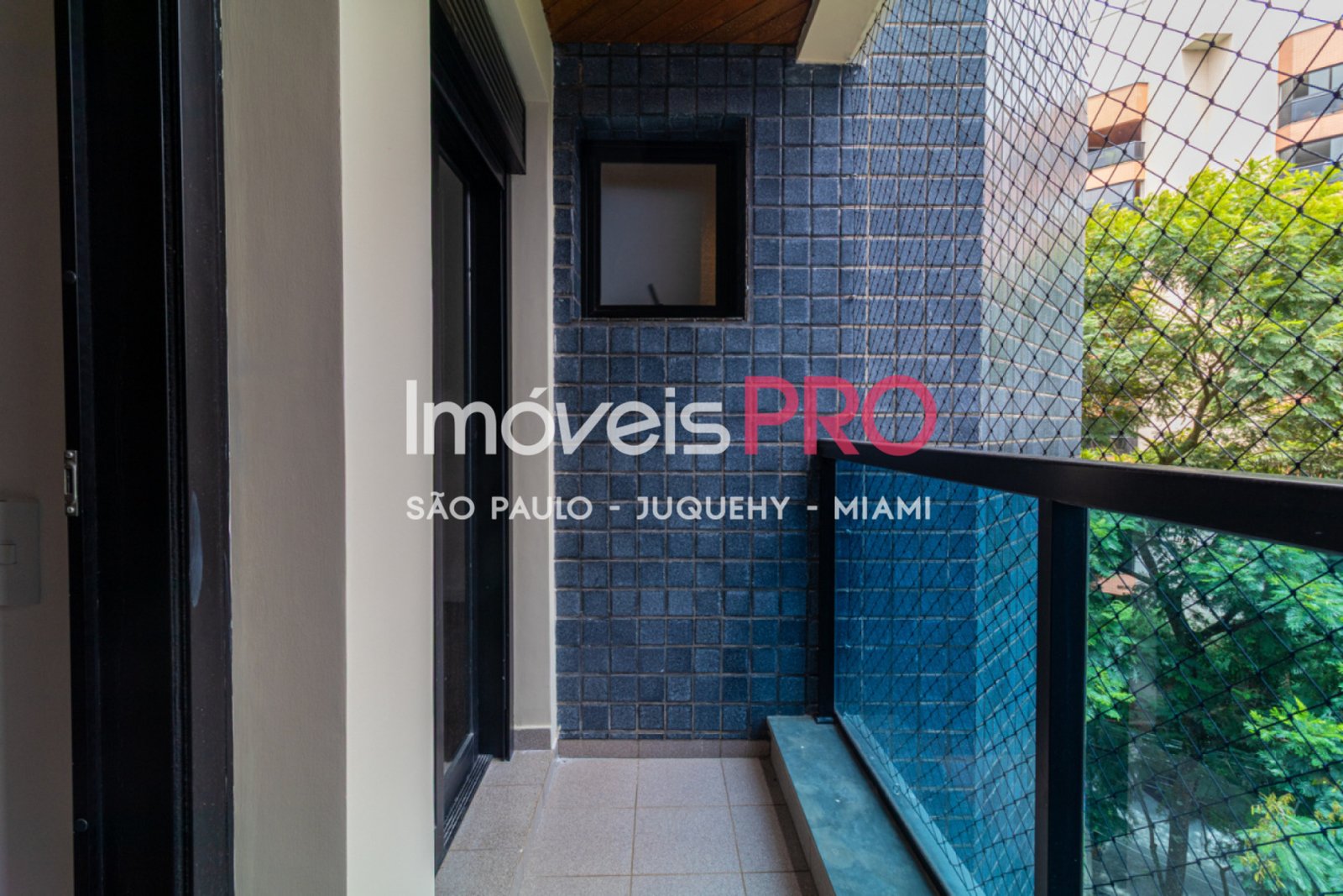 Foto :: https://assets.imoveispro.com.br/thumb/IP37561/apartamento-venda-panamby_IP37561_65_1920x1080.jpg?