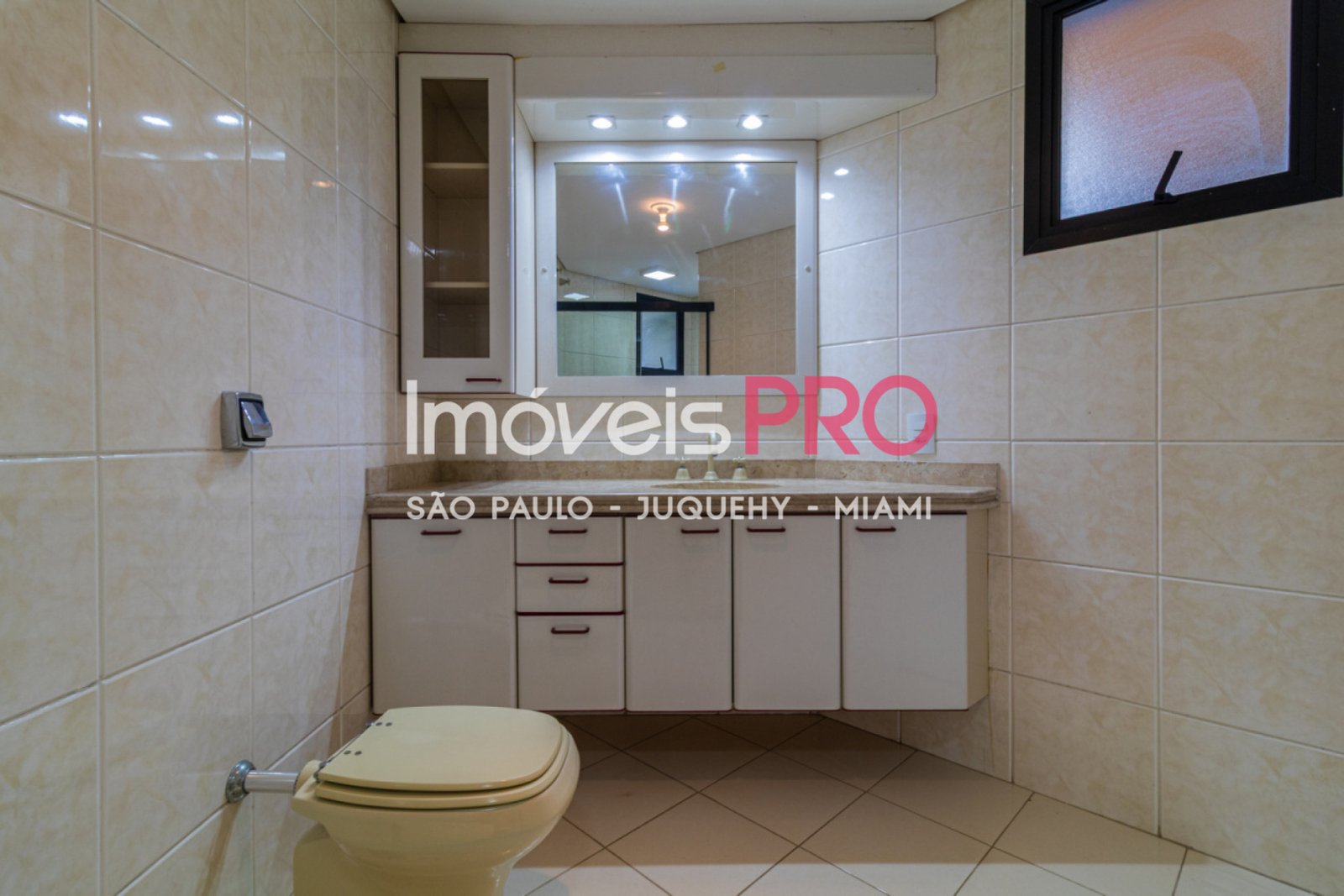 Foto :: https://assets.imoveispro.com.br/thumb/IP37561/apartamento-venda-panamby_IP37561_77_1920x1080.jpg?